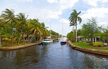 Five secrets to enjoy your backyard canal.